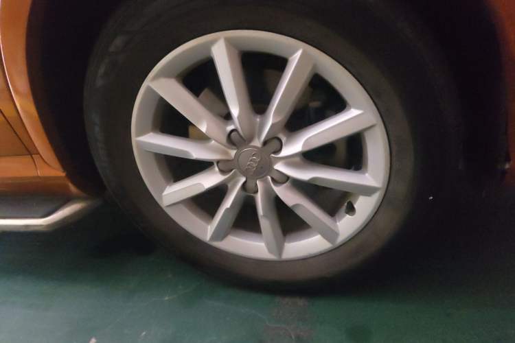 Used Audi Q3 2013 35 TFSI Ambition Edition Right Front Wheel Hub