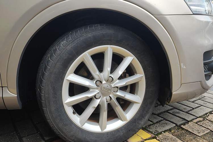 Used Audi Q3 2013 35 TFSI Ambition Edition Right Front Wheel Hub