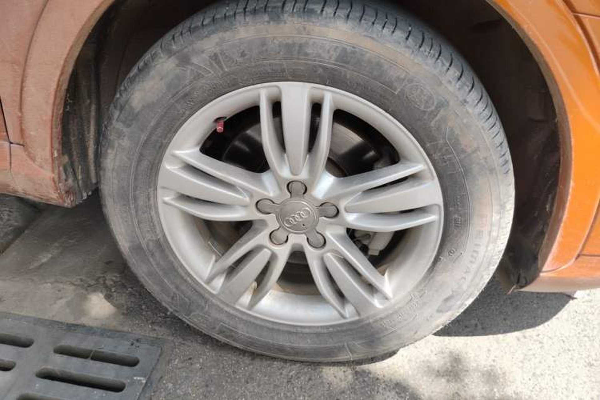 Used Audi Q3 2013 35 TFSI Comfort Model Right Front Wheel Hub