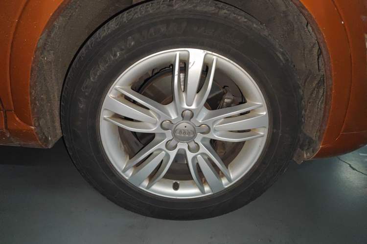 Used Audi Q3 2013 35 TFSI Comfort Model Right Front Wheel Hub
