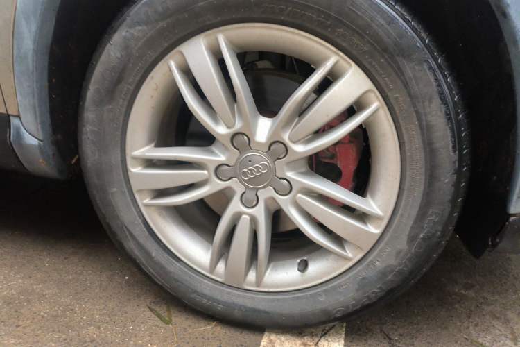 Used Audi Q3 2013 35 TFSI Comfort Model Right Front Wheel Hub