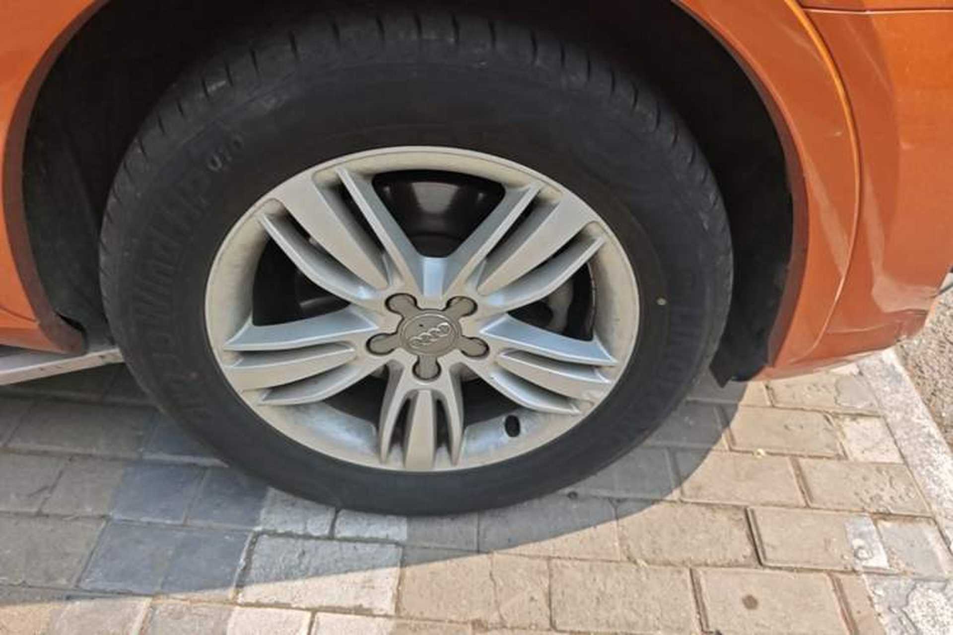 Used Audi Q3 2013 35 TFSI Comfort Model Right Front Wheel Hub