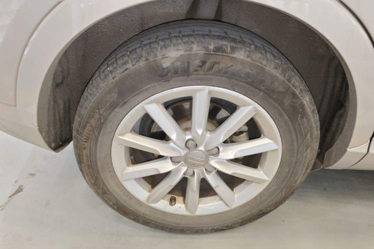 Used Audi Q3 2013 35 TFSI Ambition Edition Right Rear Wheel Hub