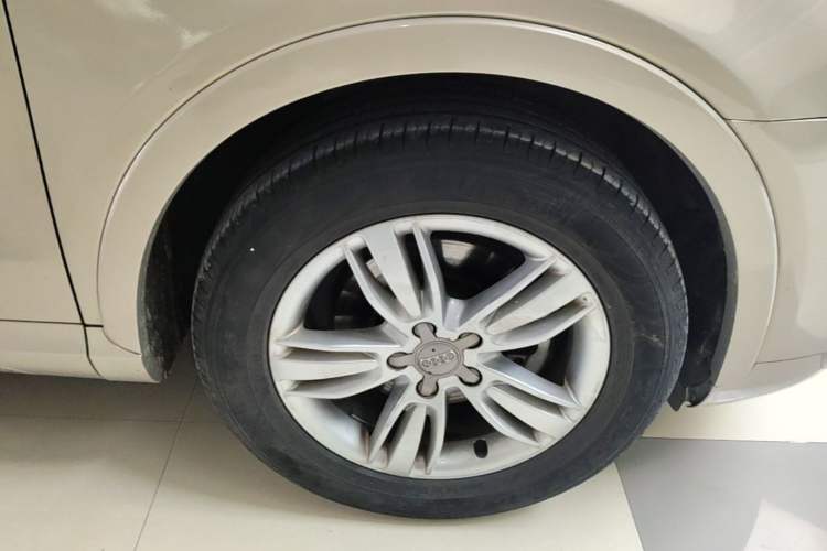 Used Audi Q3 2013 35 TFSI quattro Technology Edition Right Rear Wheel Hub