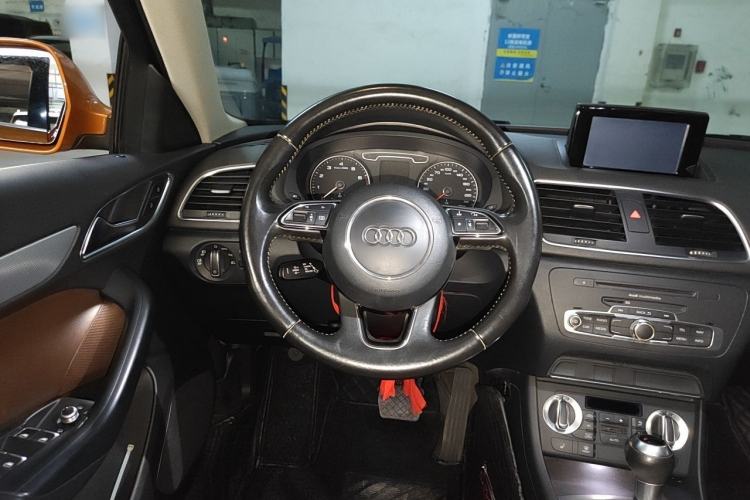 Used Audi Q3 2013 35 TFSI Ambition Edition Steering Wheel
