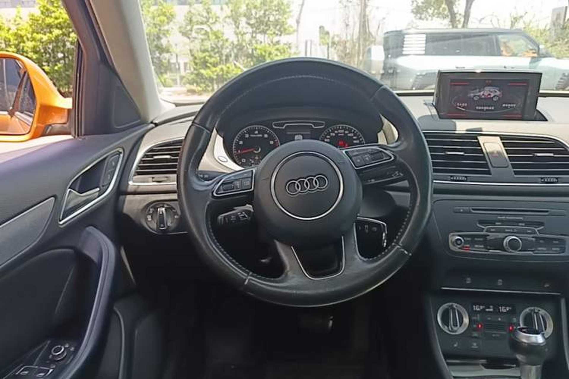 Used Audi Q3 2013 35 TFSI quattro Technology Edition Steering Wheel