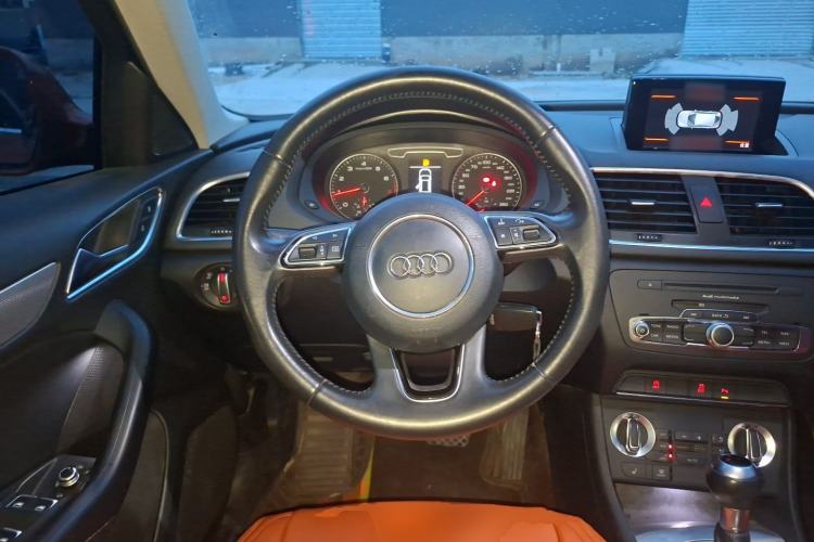 Used Audi Q3 2013 35 TFSI Comfort Model Steering Wheel