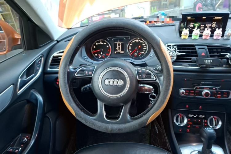 Used Audi Q3 2013 35 TFSI Comfort Model Steering Wheel