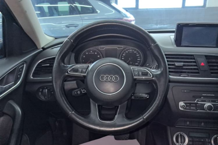 Used Audi Q3 2013 35 TFSI quattro Technology Edition Steering Wheel