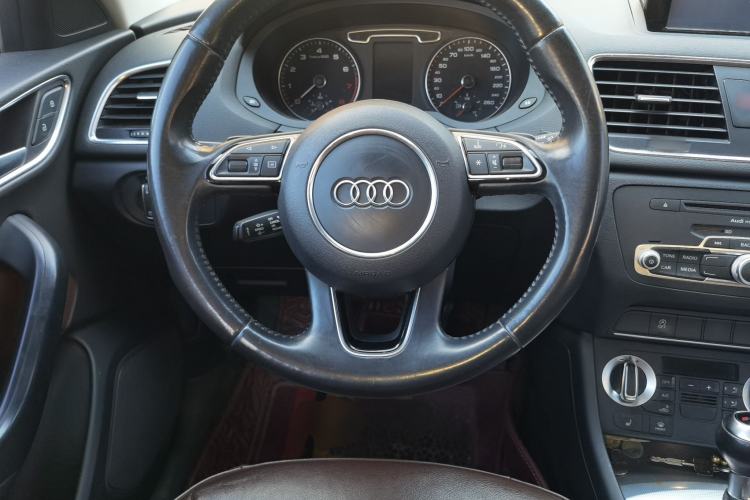 Used Audi Q3 2013 35 TFSI Comfort Model Steering Wheel