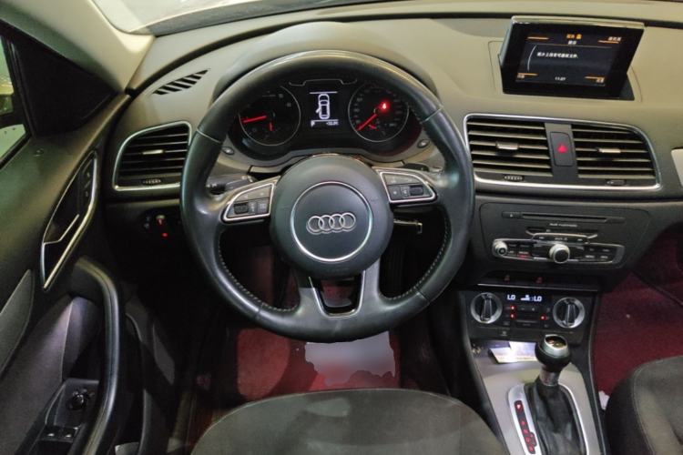Used Audi Q3 2013 35 TFSI Ambition Edition Steering Wheel