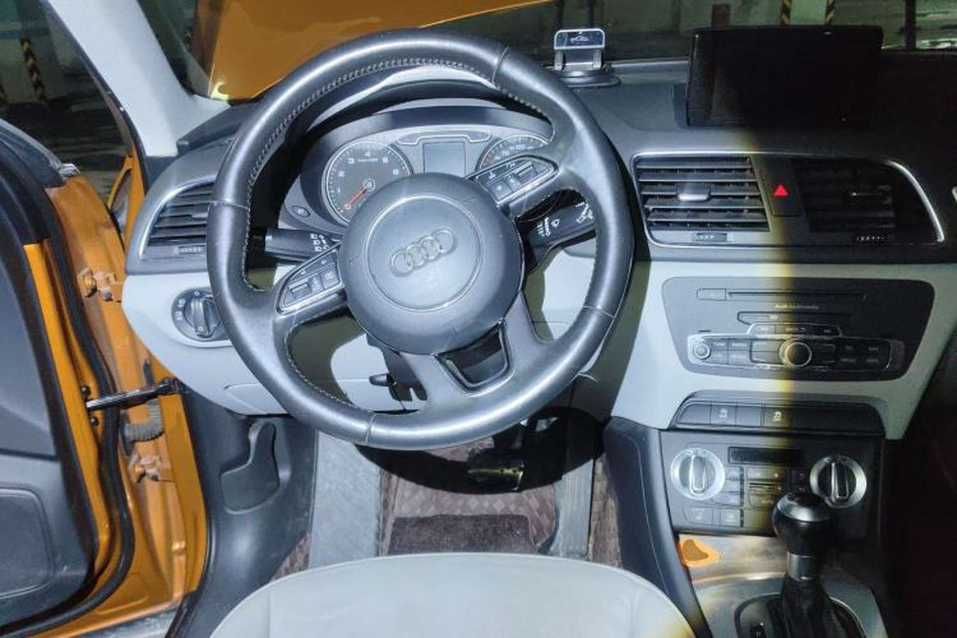 Used Audi Q3 2013 35 TFSI Comfort Model Steering Wheel