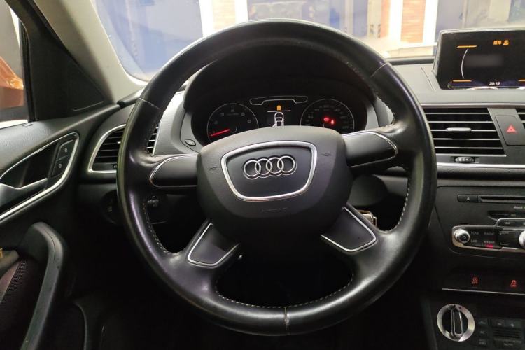 Used Audi Q3 2013 35 TFSI Ambition Edition Steering Wheel