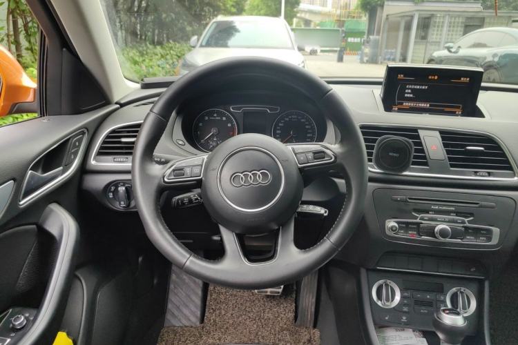 Used Audi Q3 2013 35 TFSI quattro Technology Edition Steering Wheel