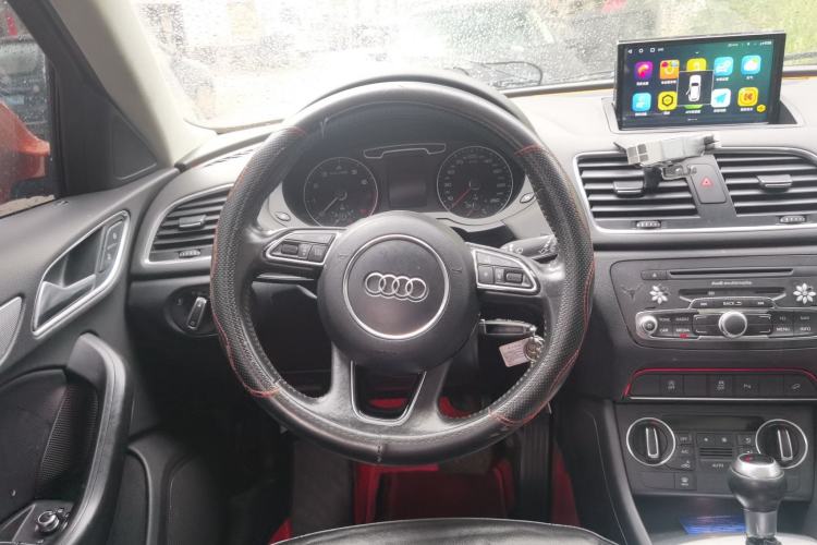 Used Audi Q3 2013 35 TFSI Comfort Model Steering Wheel