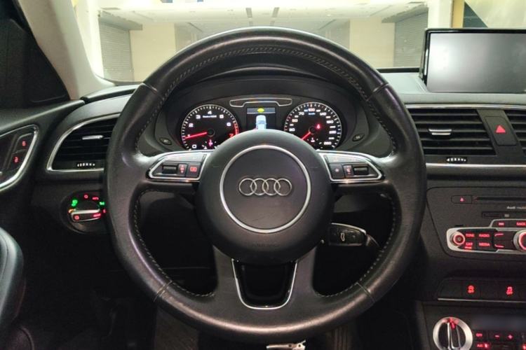 Used Audi Q3 2013 35 TFSI quattro Technology Edition Steering Wheel