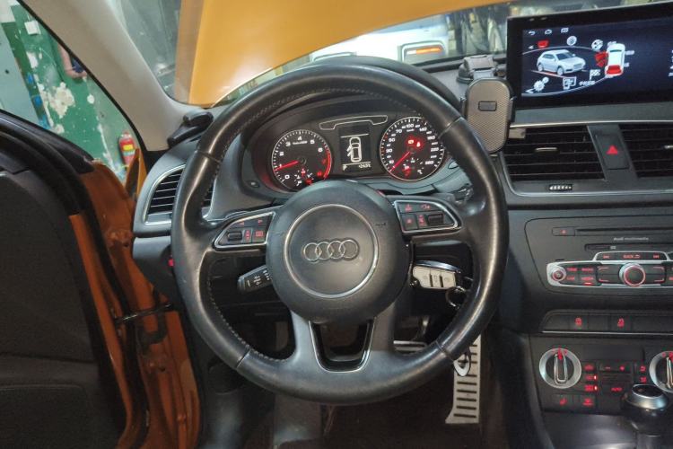 Used Audi Q3 2013 35 TFSI Comfort Model Steering Wheel