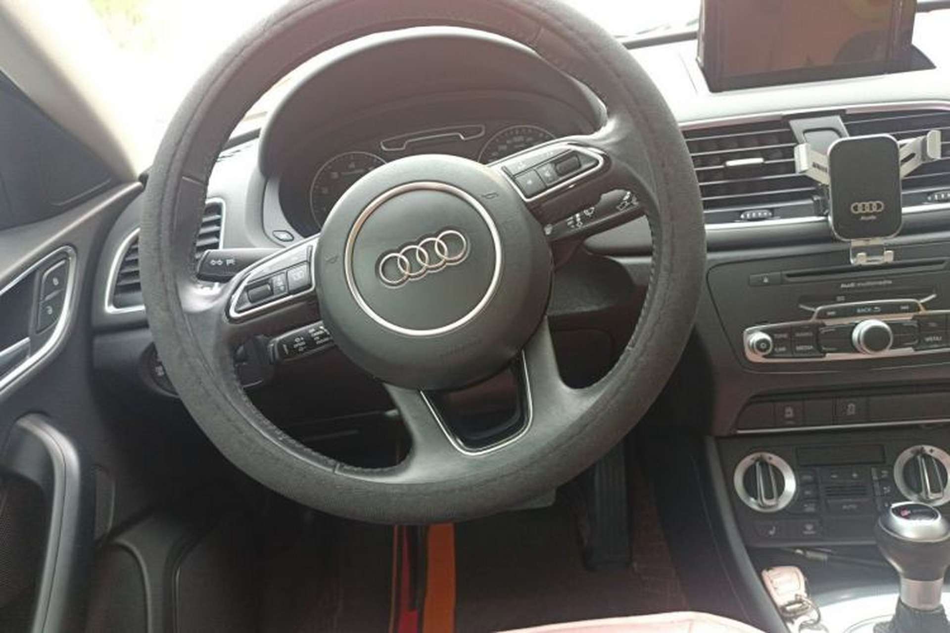 Used Audi Q3 2013 35 TFSI Comfort Model Steering Wheel