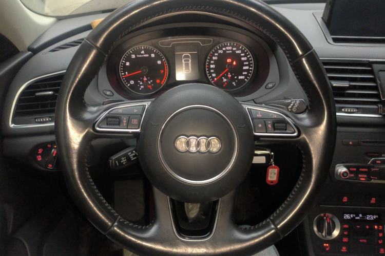 Used Audi Q3 2013 35 TFSI Comfort Model Steering Wheel