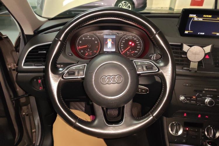 Used Audi Q3 2013 35 TFSI quattro Technology Edition Steering Wheel