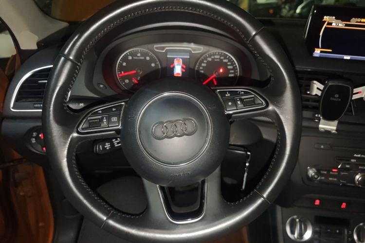 Used Audi Q3 2013 35 TFSI quattro Technology Edition Steering Wheel