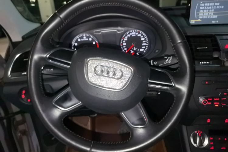 Used Audi Q3 2013 35 TFSI Ambition Edition Steering Wheel