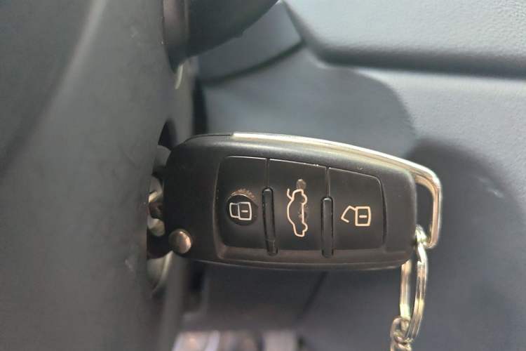 Used Audi Q3 2013 35 TFSI quattro Comfort Model Vehicle Key