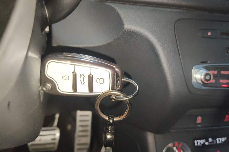 Used Audi Q3 2013 35 TFSI Comfort Model Vehicle Key