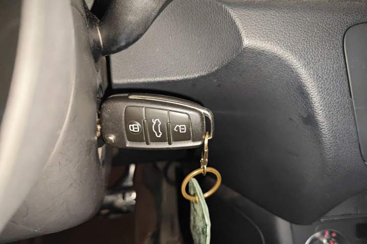 Used Audi Q3 2013 35 TFSI Comfort Model Vehicle Key