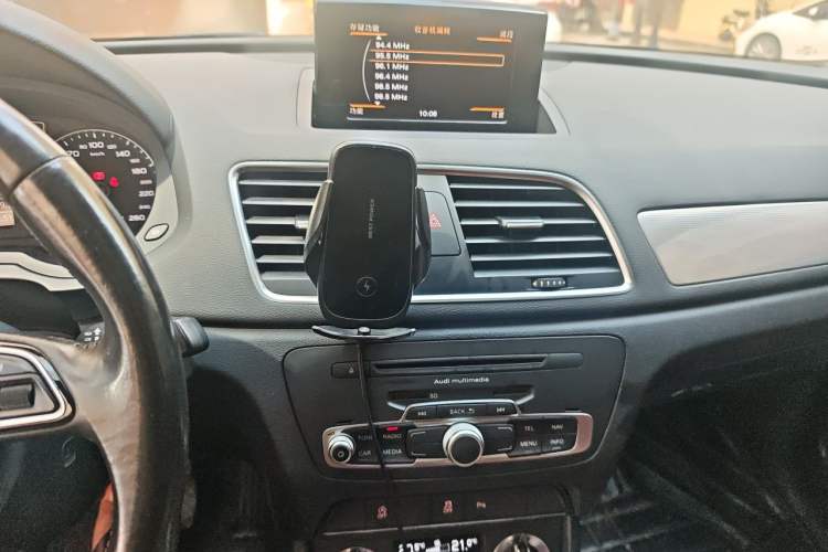 Used Audi Q3 2015 35 TFSI Comfort Model Audio And AC Panel