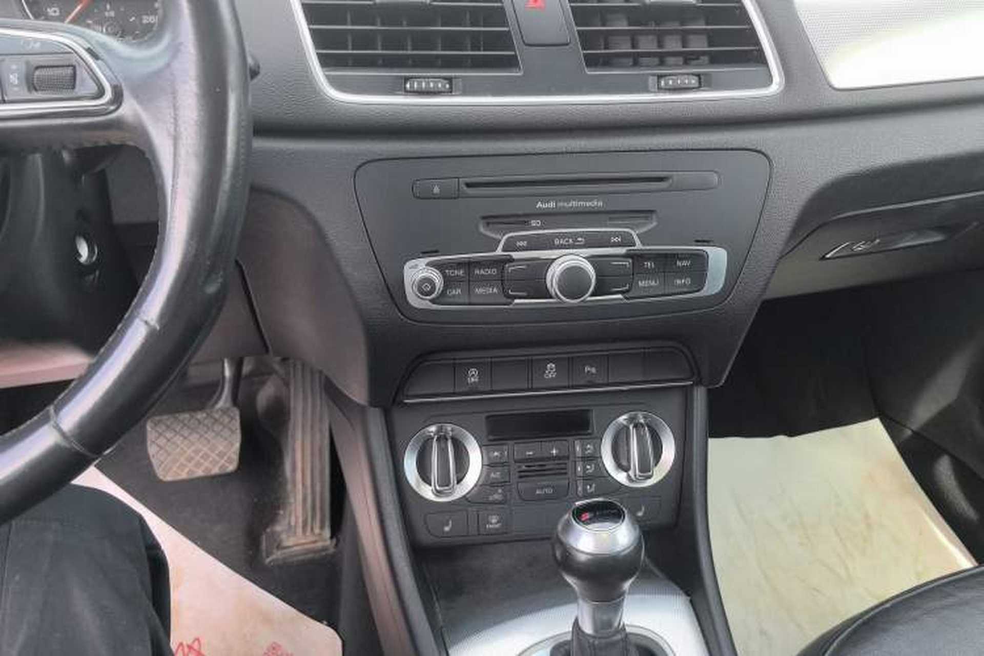 Used Audi Q3 2015 35 TFSI Ambition Edition Audio And AC Panel