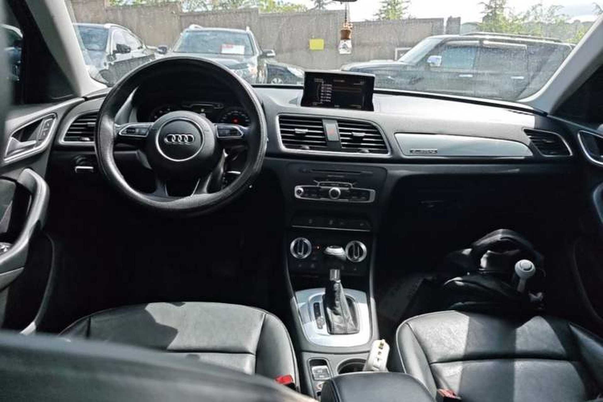 Used Audi Q3 2015 35 TFSI quattro Technology Edition Center Console