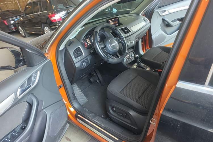 Used Audi Q3 2015 30 TFSI Ambition Edition Driver Seat