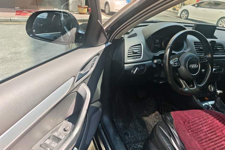 Used Audi Q3 2015 35 TFSI Comfort Model Driver Seat