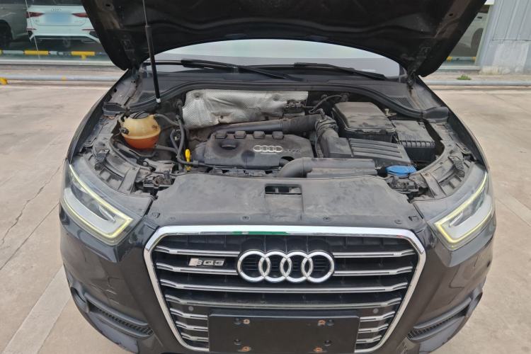 Used Audi Q3 2015 35 TFSI Comfort Model Engine Bay