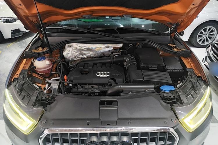 Used Audi Q3 2015 35 TFSI Comfort Model Engine Bay