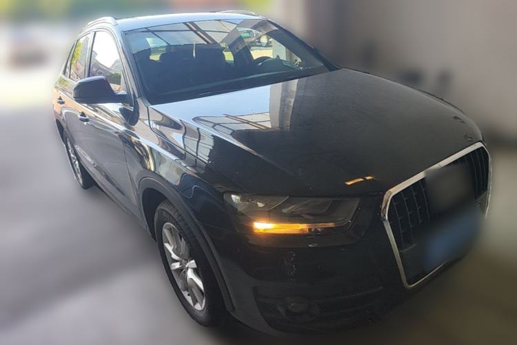 Used Audi Q3 2015 30 TFSI Ambition Edition Front Right 45 Deg