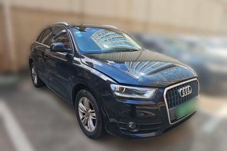 Used Audi Q3 2015 35 TFSI Comfort Model Front Right 45 Deg