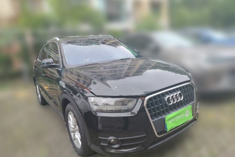 Used Audi Q3 2015 30 TFSI Ambition Edition Front Right 45 Deg