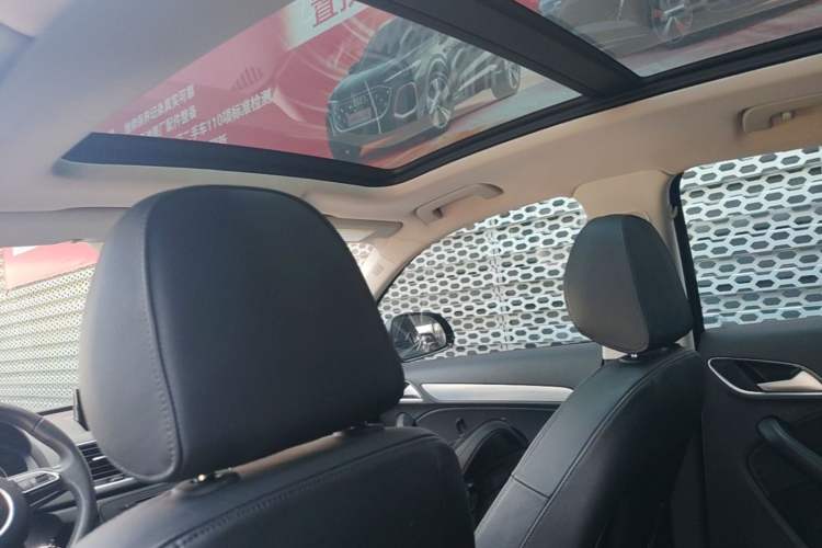 Used Audi Q3 2015 35 TFSI quattro Technology Edition Headliner