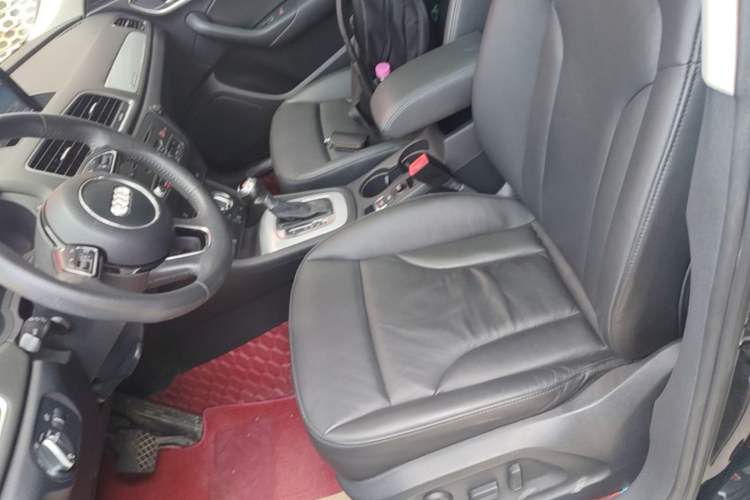Used Audi Q3 2015 35 TFSI quattro Technology Edition Left Front Seat