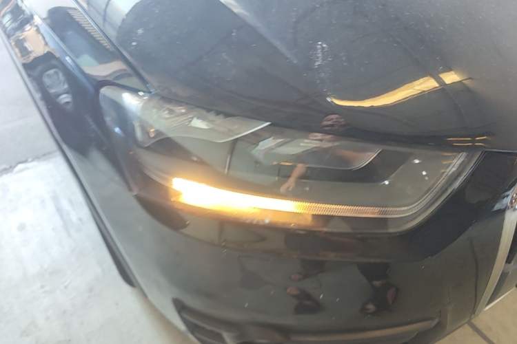 Used Audi Q3 2015 30 TFSI Ambition Edition Right Front Headlight
