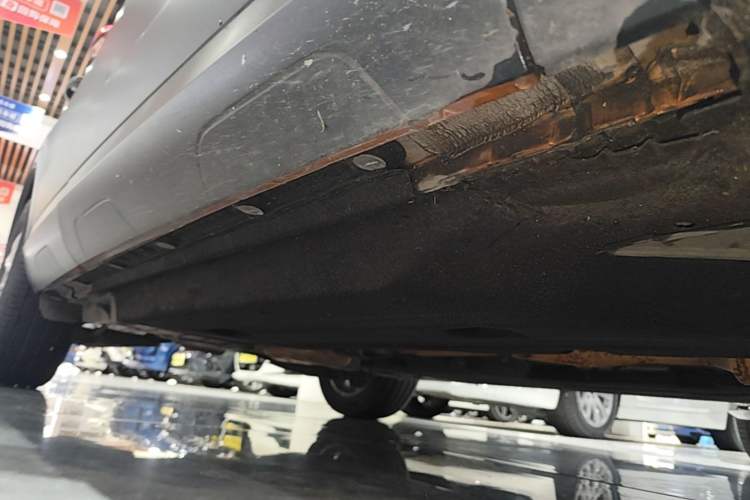 Used Audi Q3 2015 35 TFSI Comfort Model Right Side Sill