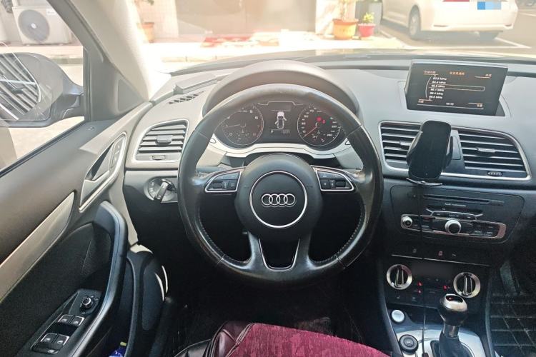 Used Audi Q3 2015 35 TFSI Comfort Model Steering Wheel