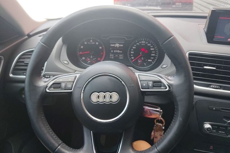 Used Audi Q3 2015 35 TFSI quattro Technology Edition Steering Wheel
