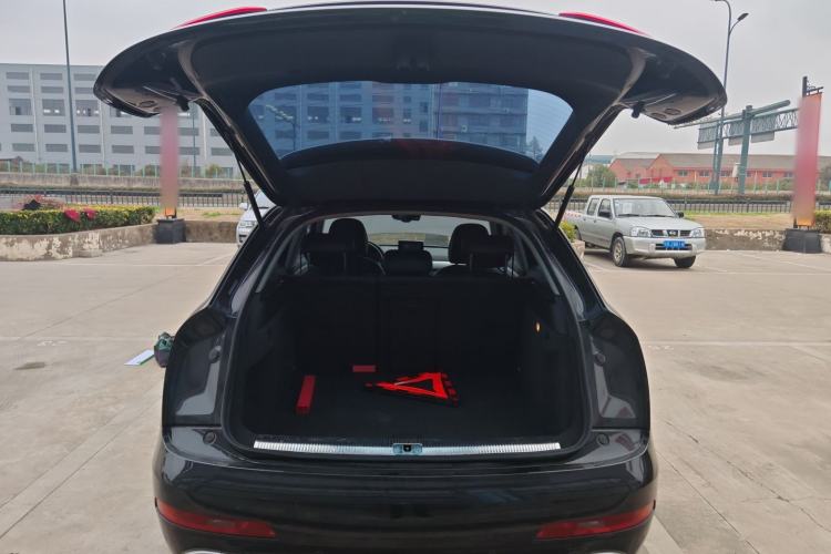 Used Audi Q3 2015 35 TFSI Comfort Model Trunk