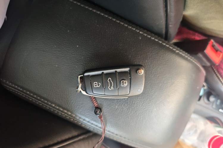 Used Audi Q3 2015 35 TFSI Comfort Model Vehicle Key