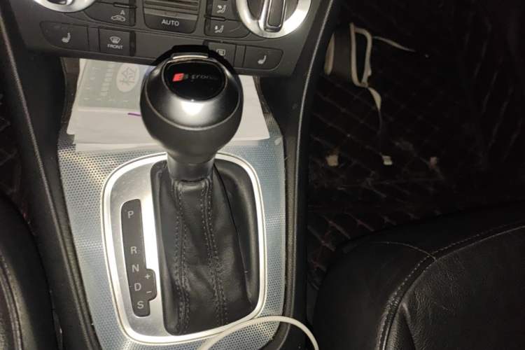 Used Audi Q3 2015 35 TFSI quattro Technology Edition Gear Lever