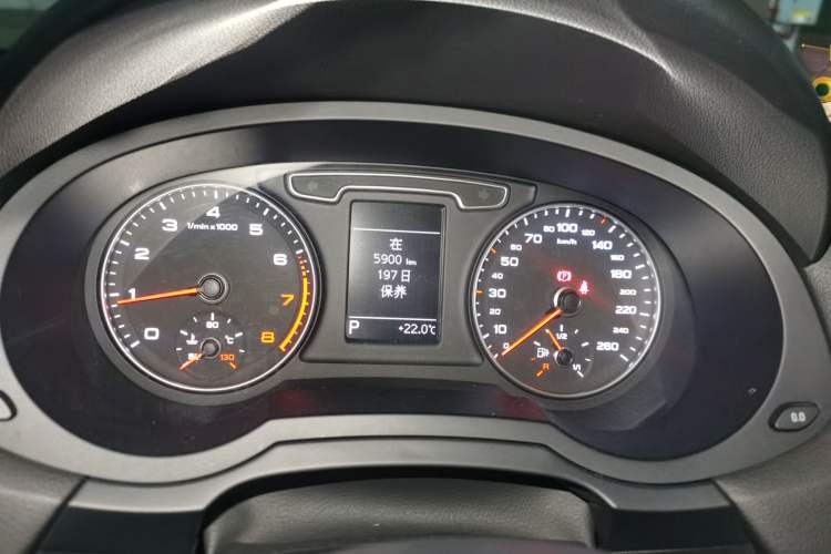 Used Audi Q3 2015 35 TFSI Comfort Model Instrument Cluster