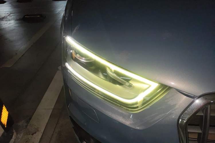 Used Audi Q3 2015 35 TFSI quattro Technology Edition Right Front Headlight